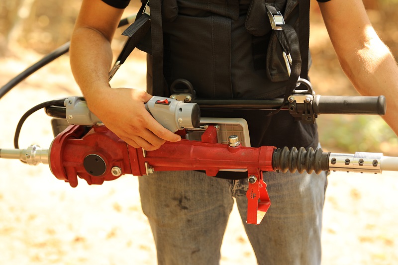 YATE ERM-4545D 3,5 HP SLX MOTORLU SIRTDAN KANCALI-SARSICI ZEYTİN-CEVİZ-BADEM HASAT MAKİNESİ